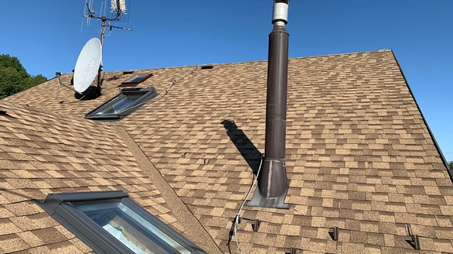 Referencie / Rekonštrukcia šindľovej strechy 